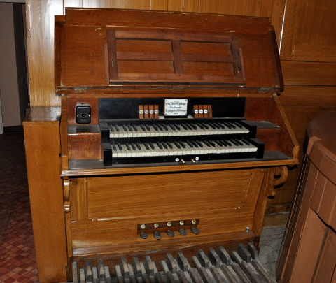 La console latérale.