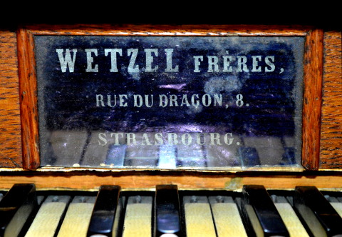La plaque d'adresse des frères Wetzel à Hurtigheim.