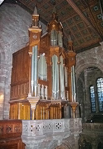 Photo prise le 22/03/2003. La console n'est plus sous l'orgue !